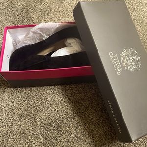 Vince Camaro sued black bow flats—size 9–NEVER WORN